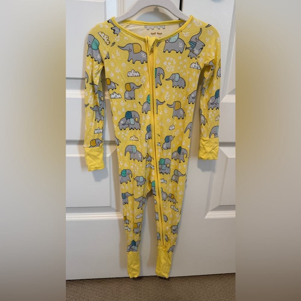 Little Sleepies Yellow Elephant Snuggles 12-18 Month One Piece Zippy Pajama

￼